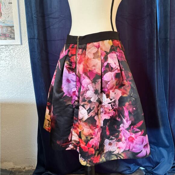 Ted Baker London Floral Full Skirt with Petticoat ~ Size 6 - Picture 9 of 11